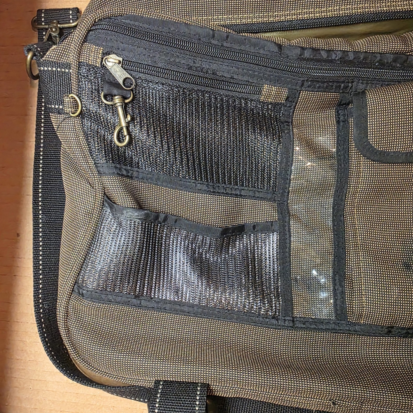 Stormtech Brown Medium Messenger Bag – Zip & Buckle Flap, Inner/Outer Pockets