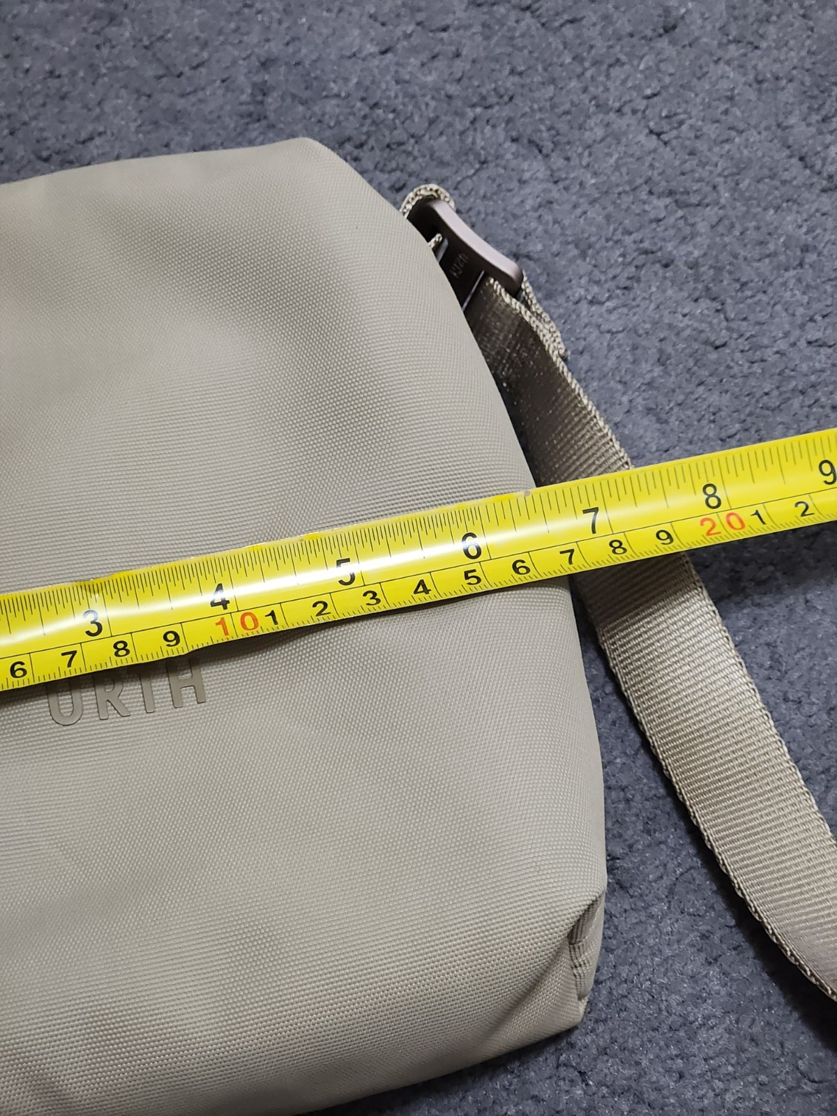 URTH Beige Solid Crossbody Bag, Zip Closure, Andesite Camera Pouch