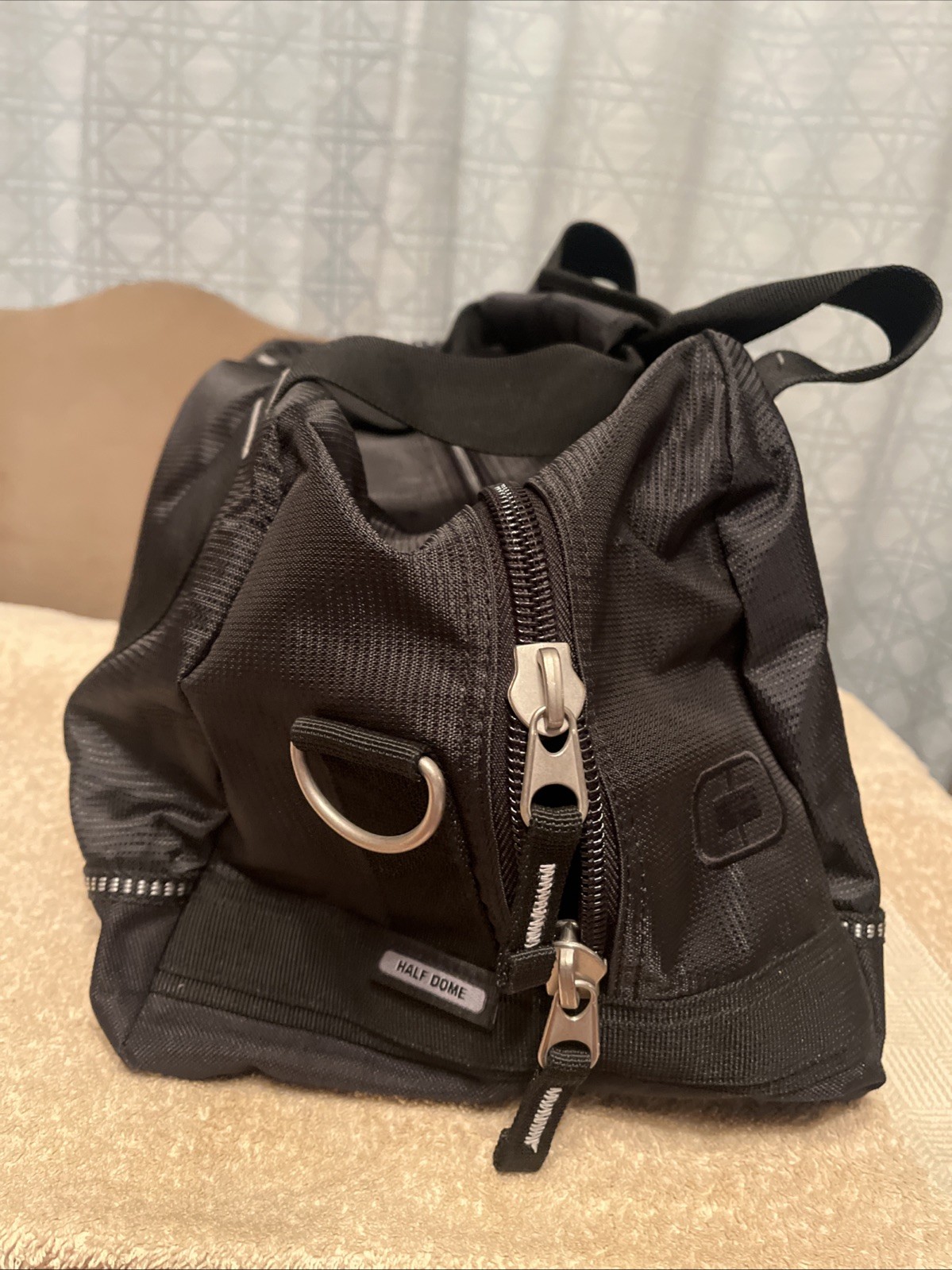 OGIO Half Dome Golf Duffel Bag Built-in Audio Pocket Black 18″x 11″x9″ NEW