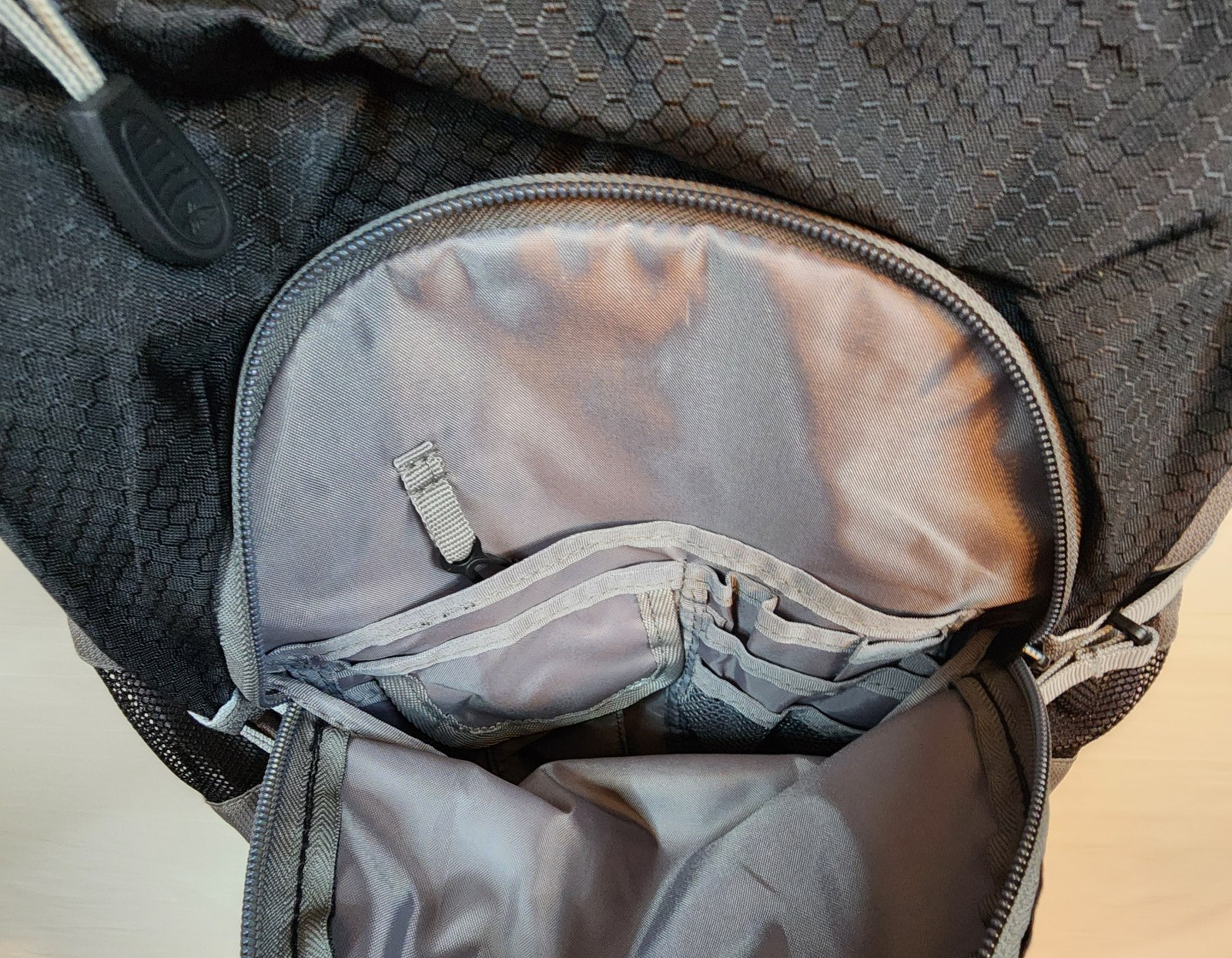 High Sierra Loop Backpack 33L Travel Work Backpack Black/Charcoal