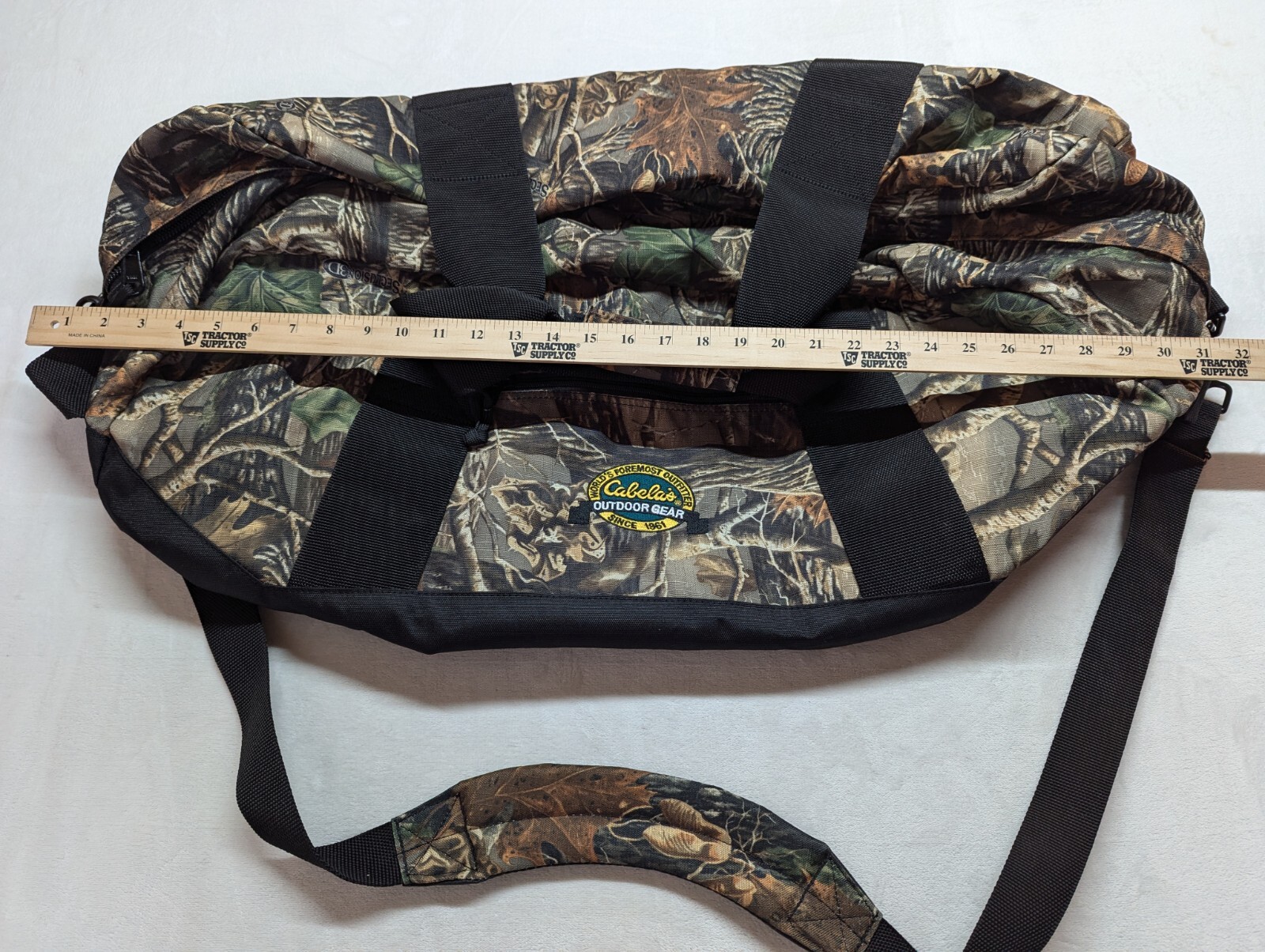 Cabela’s Seclusion 3D Camouflage Duffel Bag Carry On Weekender Outdoors VTG