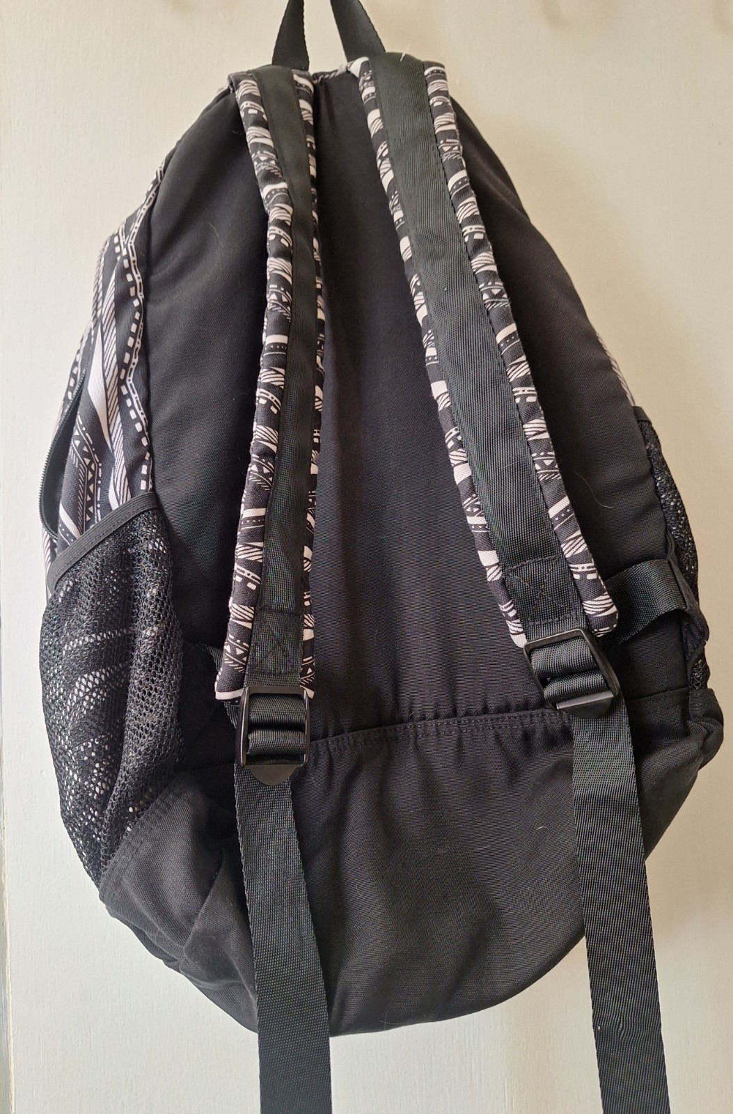 Victoria Secret Black & White Geometric Zip Backpack w/ Adjustable Straps