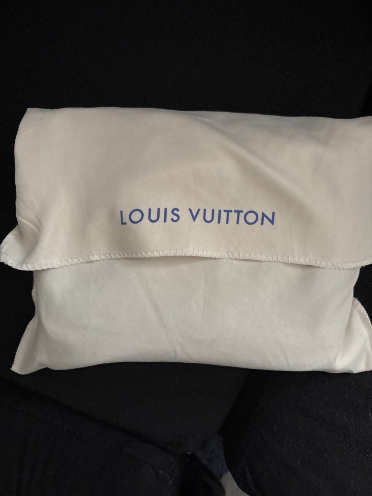 Louis Vuitton Monogram Eclipse Black Gray Messenger Bag Adjustable Strap Men
