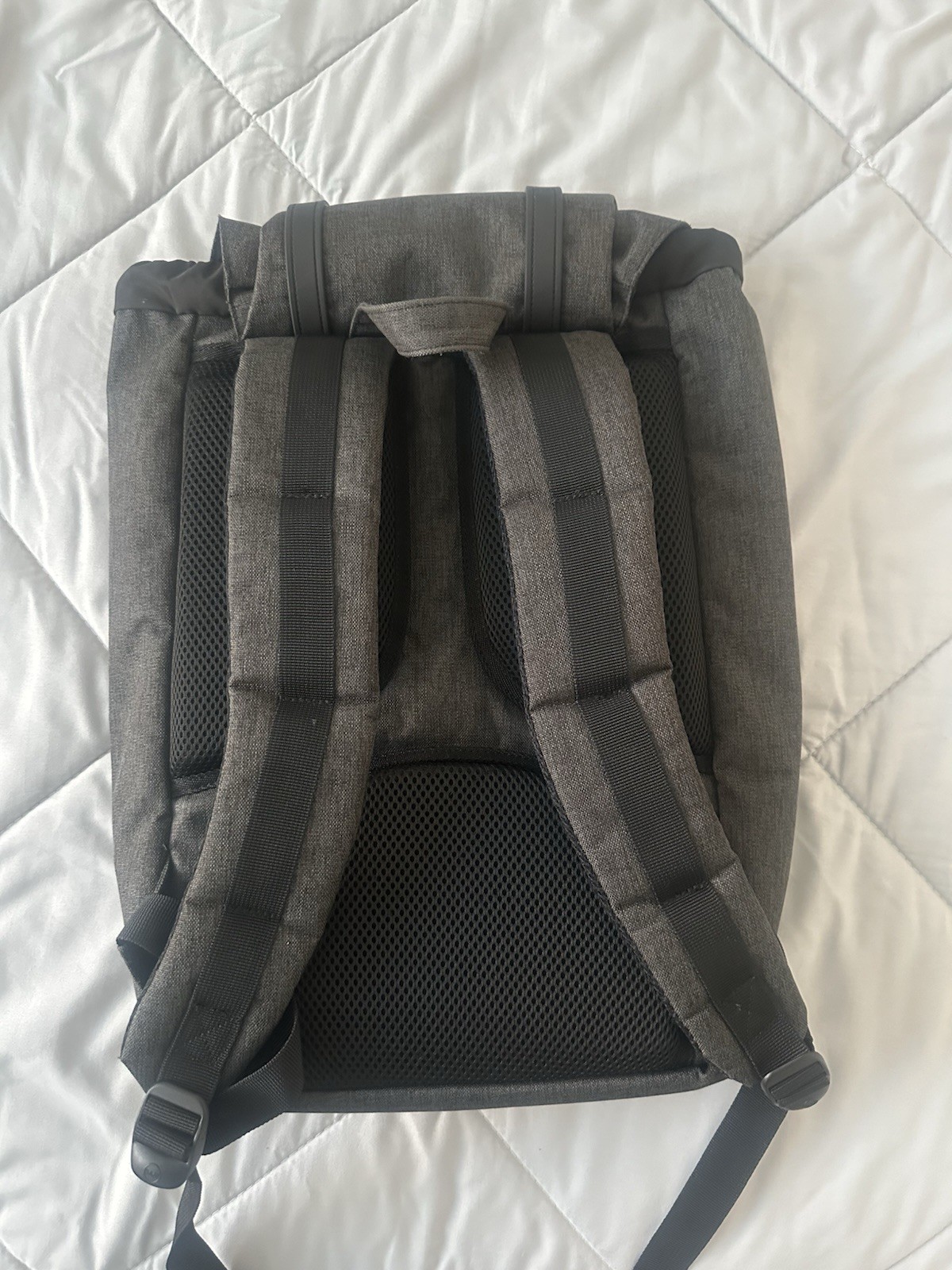 Herschel Magnetic Gray Backpack Buckle Drawstring Closure Padded Straps Pockets