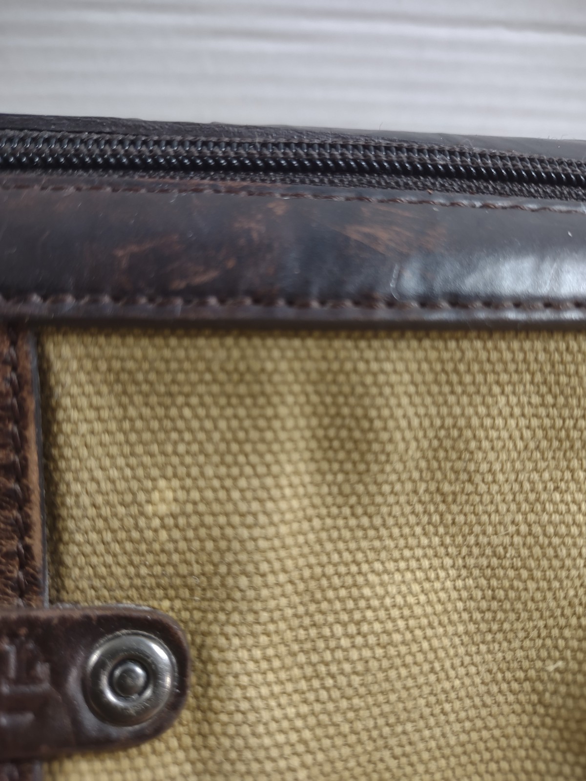 Fossil Canvas & Leather Brown Beige Toiletry Cosmetic Travel Bag Hinged Lid Read
