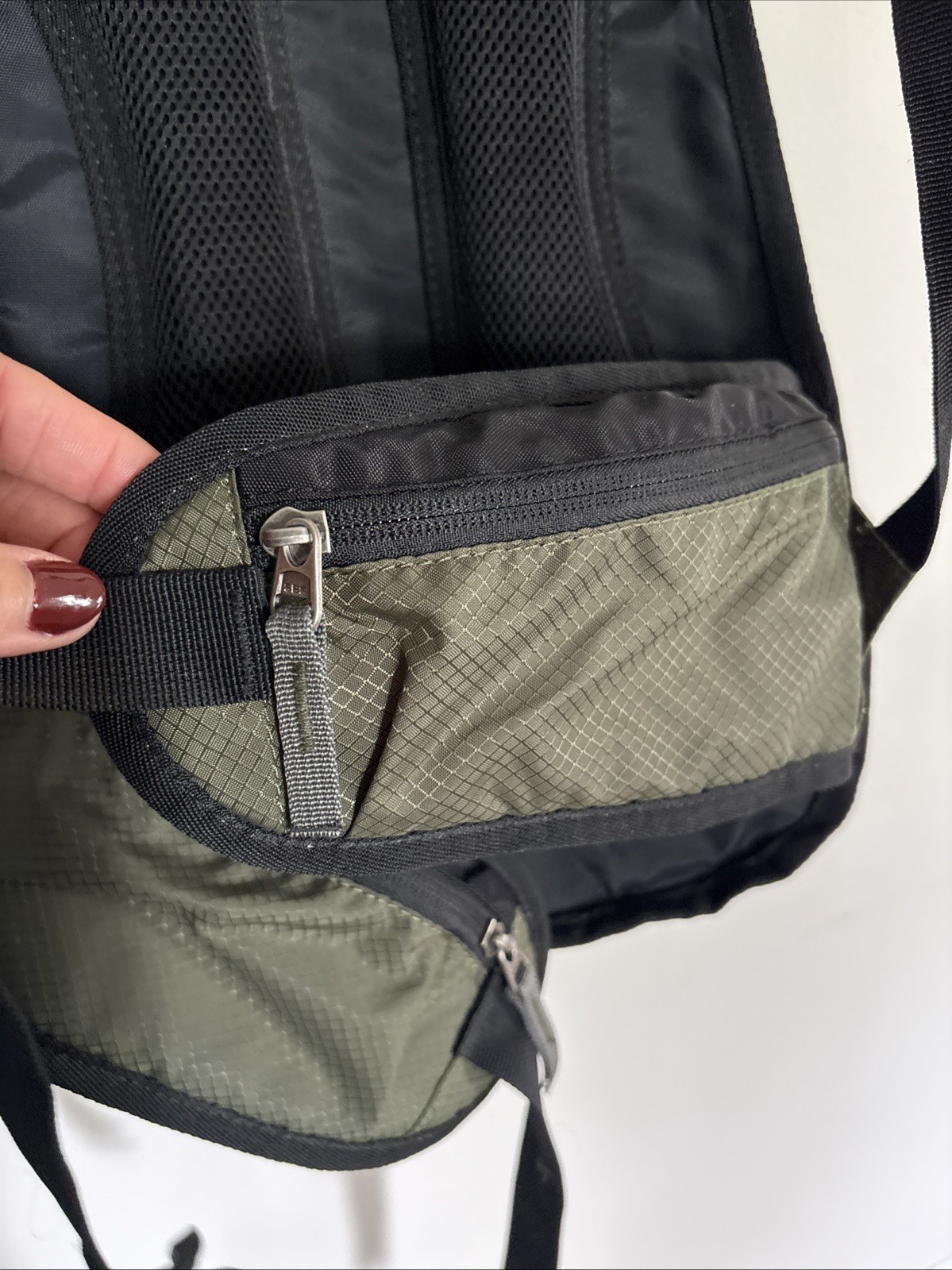 Mothybot Outdoor Durable Water Resistant Nylon Insulated Hydration Backpack Gorp