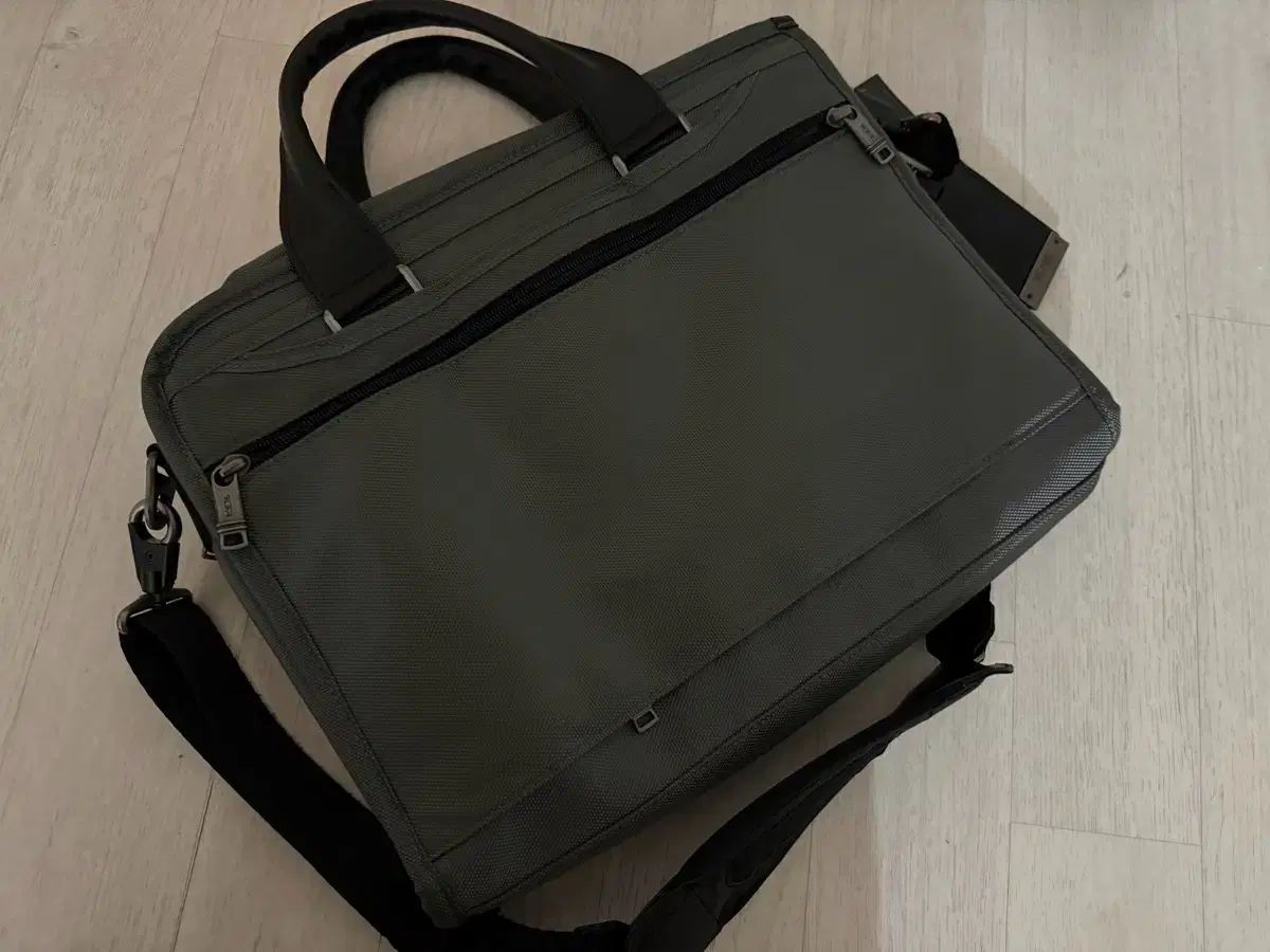 TUMI Alpha 3 New with Tags