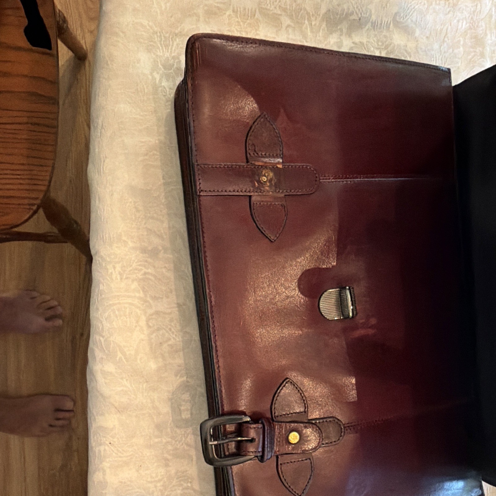 Men’s Brown Briefcase/Document Case Top Handle Buckle Latch Inner/Outer Pockets