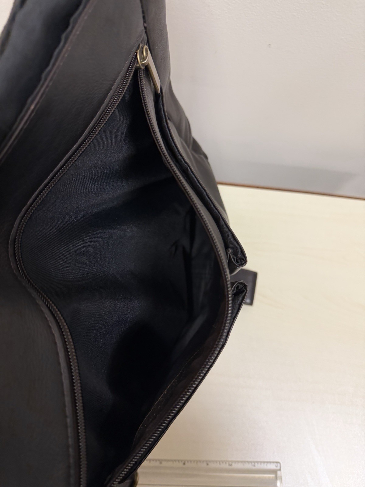 Leather Messenger Bag Adjustible Strap Multi-Pocket Unisex Brown Magnetic Snap
