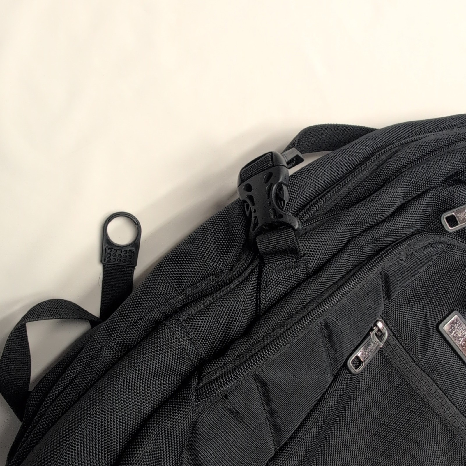 Kenneth Cole Reaction Large Black Backpack Zip Padded Adjustable Straps Pockets