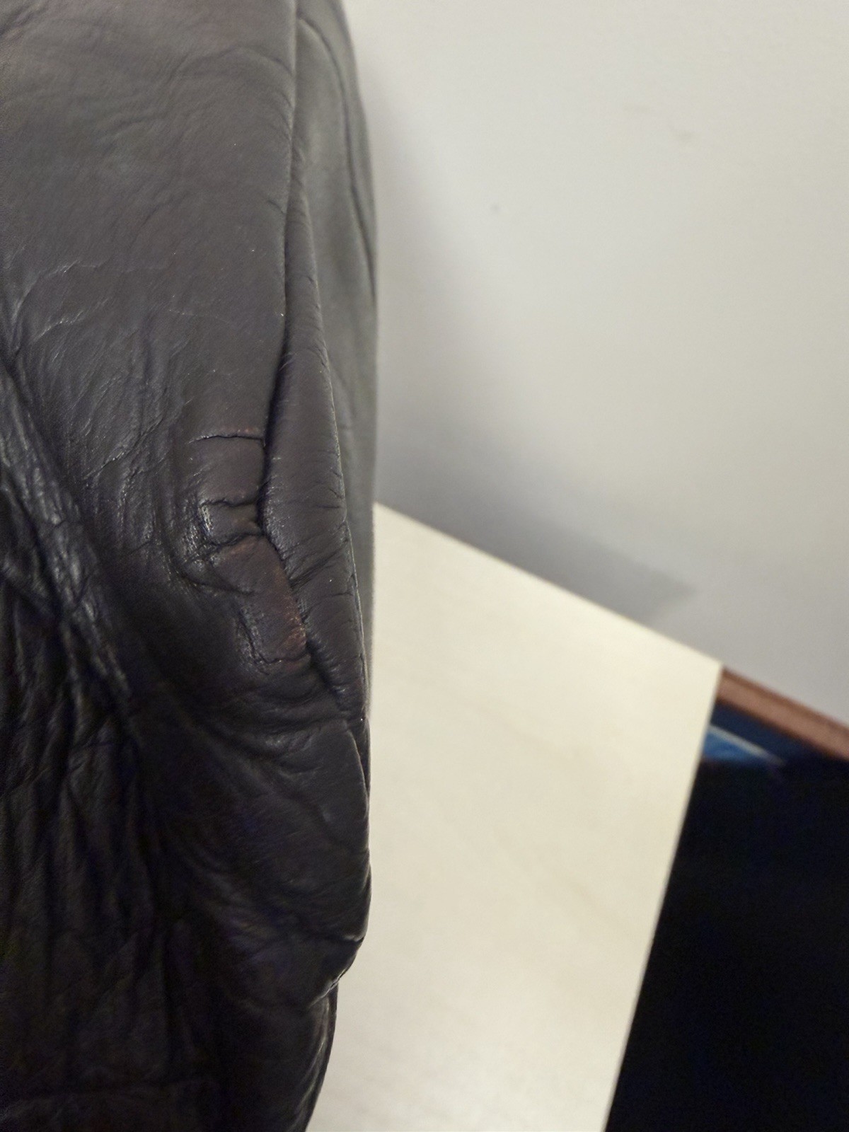 Leather Messenger Bag Adjustible Strap Multi-Pocket Unisex Brown Magnetic Snap