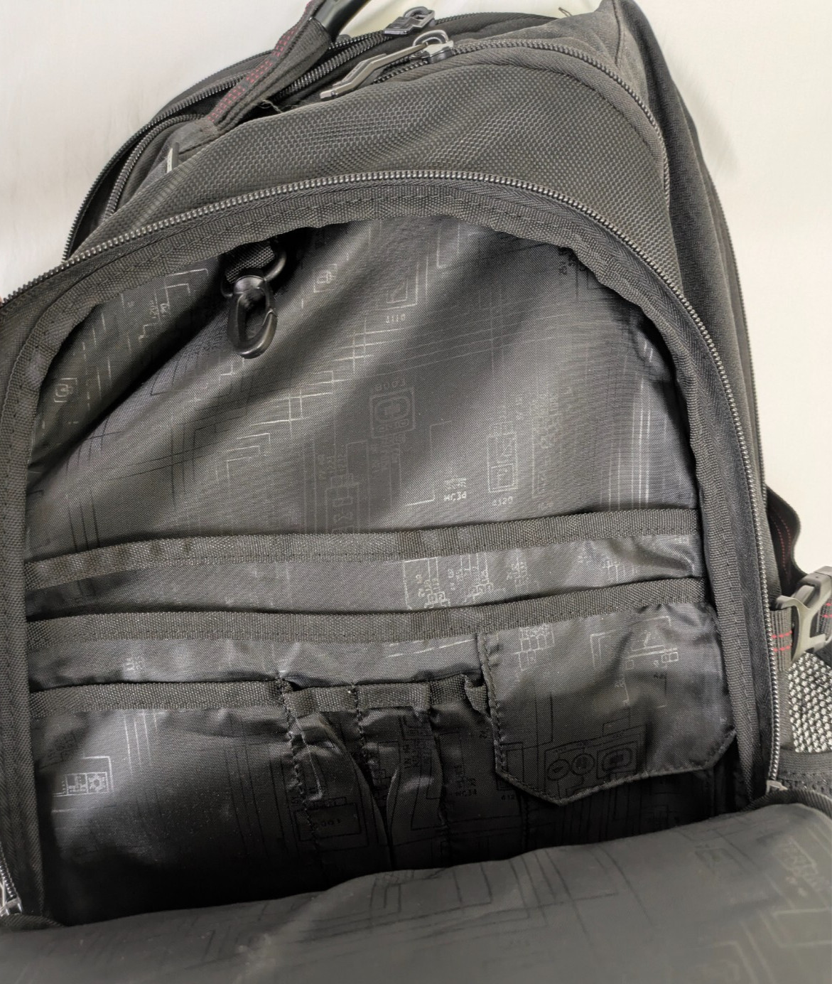 OGIO Airflow Tech Vault Checkpoint Black Laptop Travel Backpack Branded