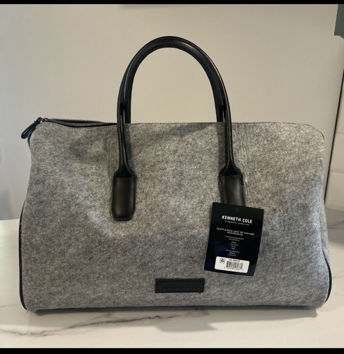 KENNETH COLE – Weekend Sport Gym DUDFLE Travel Bag Dimension 20″ x 12 x 9″ * NWT