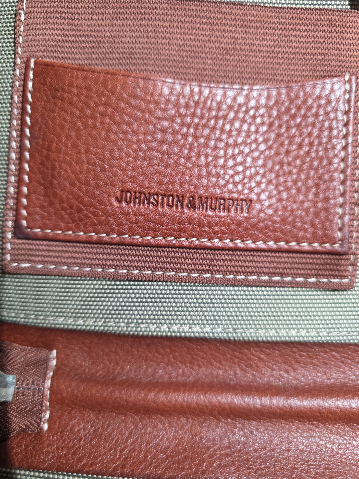 Johnston And Murphy Soft Leather Zippered Organizer Man’s 8″x7″ Brown
