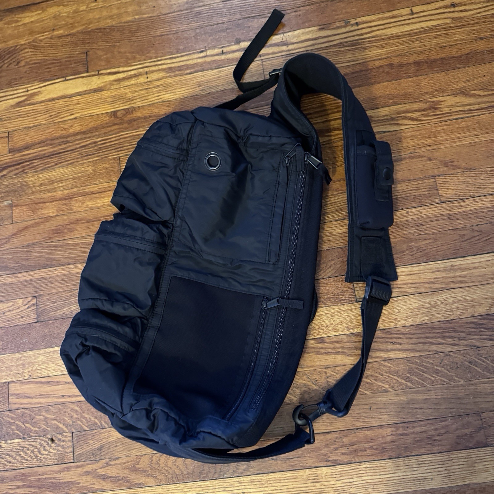 2003 GAP Sling Cargo Cross Body Bag Backpack Black Y2K Vintage 2000s Gorpcore