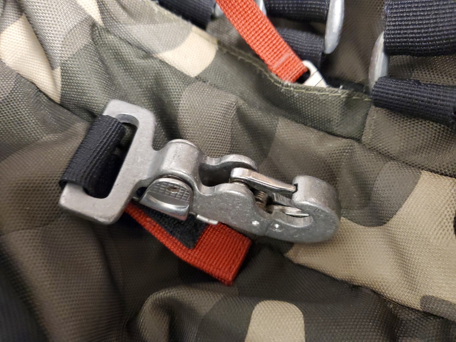 OAKLEY KITCHEN SINK BACKPACK Herb Camo 34L Tactical Field Gear Day Pack Bag
