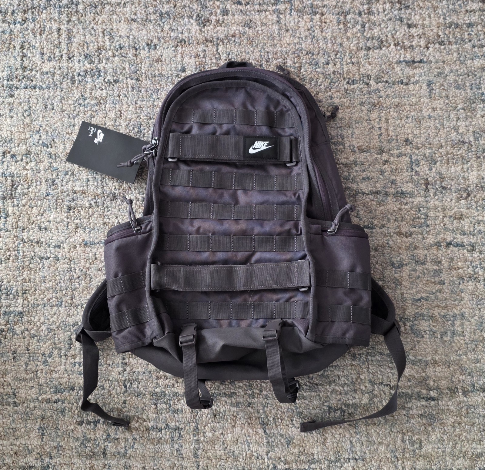 NEW 2018 RARE GENUINE NIKE SPORTSWEAR RPM IRON GREY WHITE BLACK 26L BACKPACK BAG
