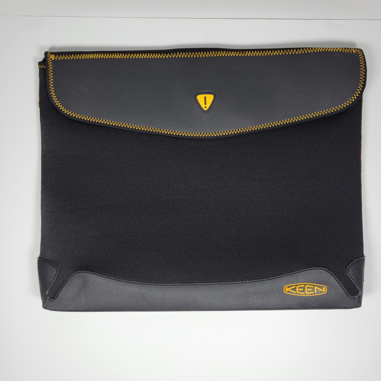 Keen Hybrid Transport Laptop Sleeve Neoprene Black Soft Case Messenger Insert