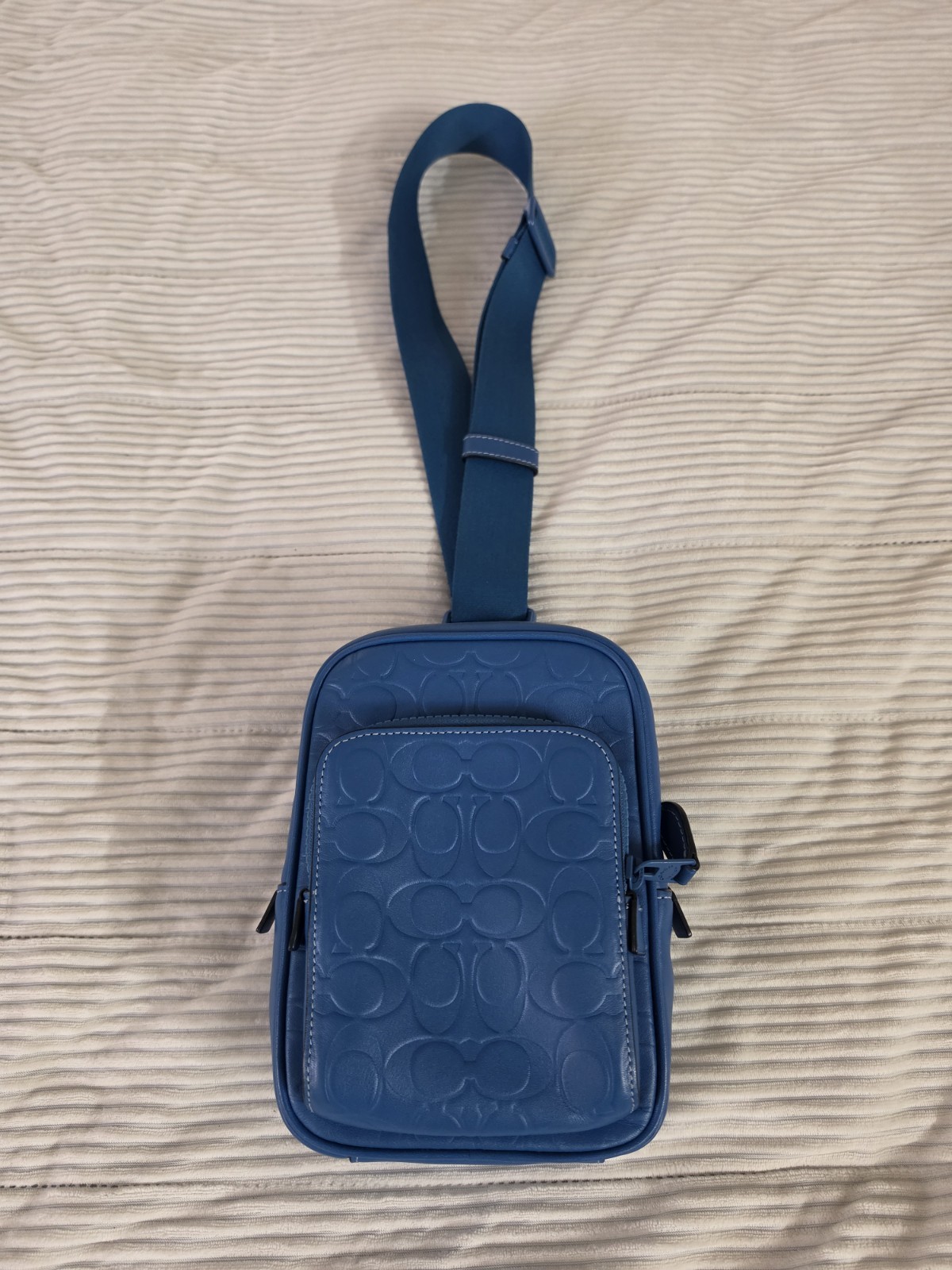 Coach Signature Track Pack Sling Bag – Blue