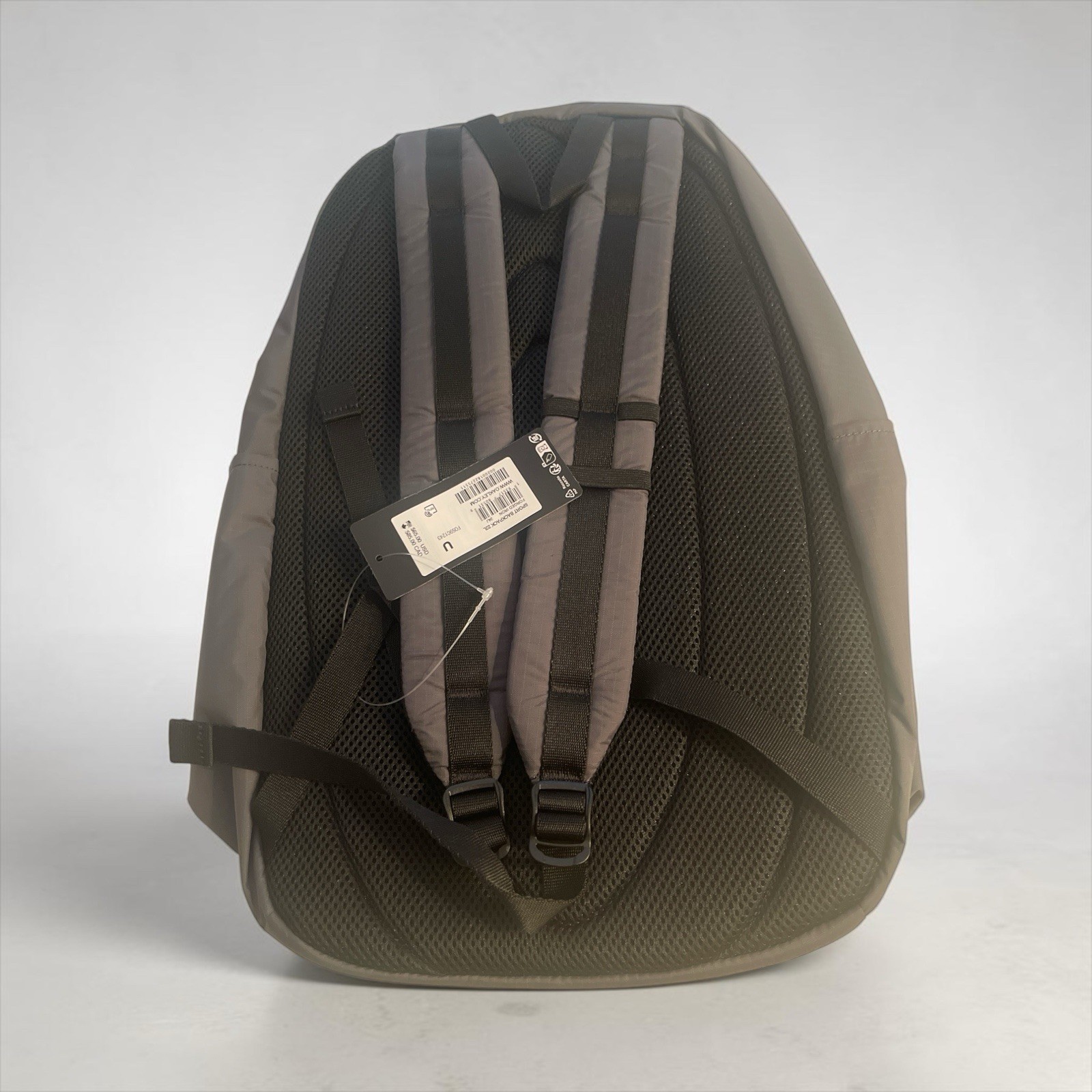 Oakley Gray Solid 22Large Sport backpack Closure Adjustable Padded Straps