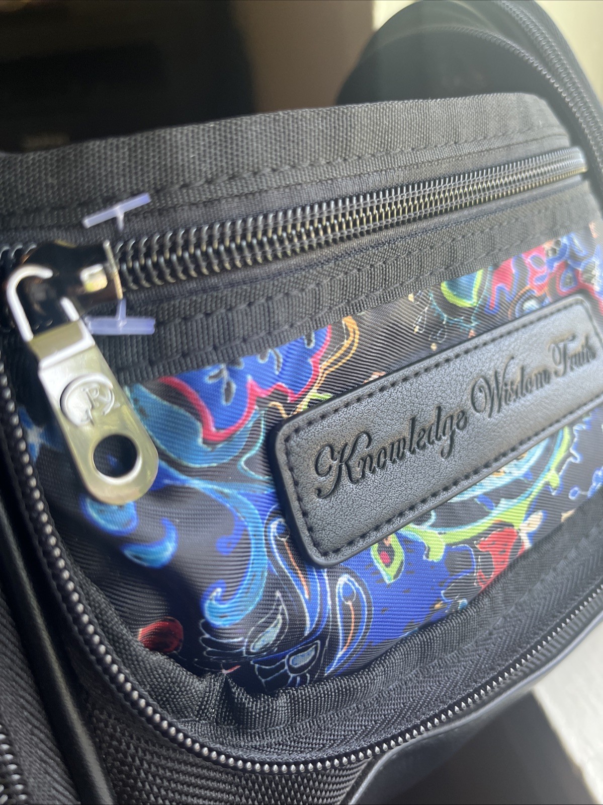 ROBERT GRAHAM Armageddon Max Zip Black Hanging Travel Toiletry Bag