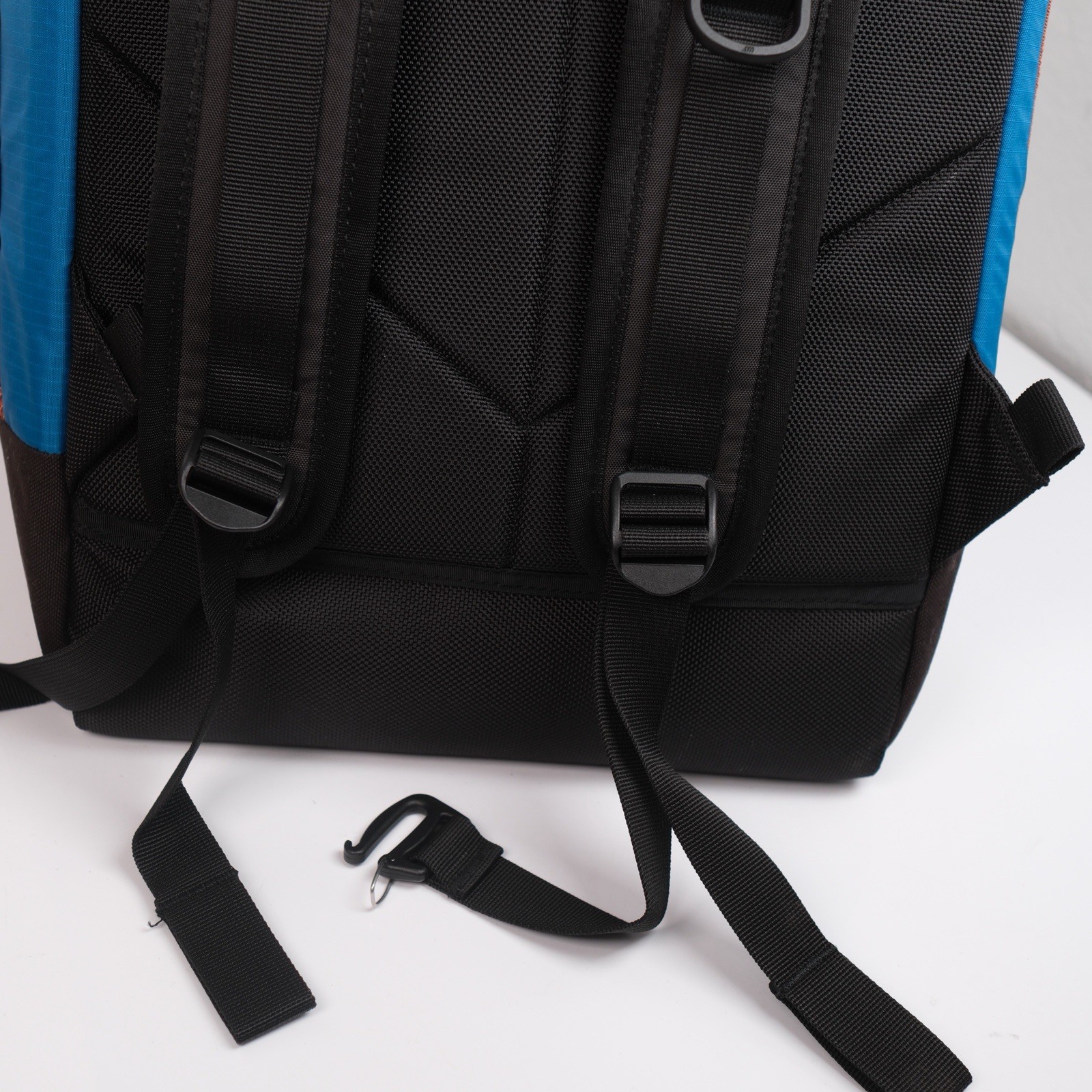 Topo Designs Mountain Duffel 40L Backpack Bag Blue Cream Black 3-Way Travel