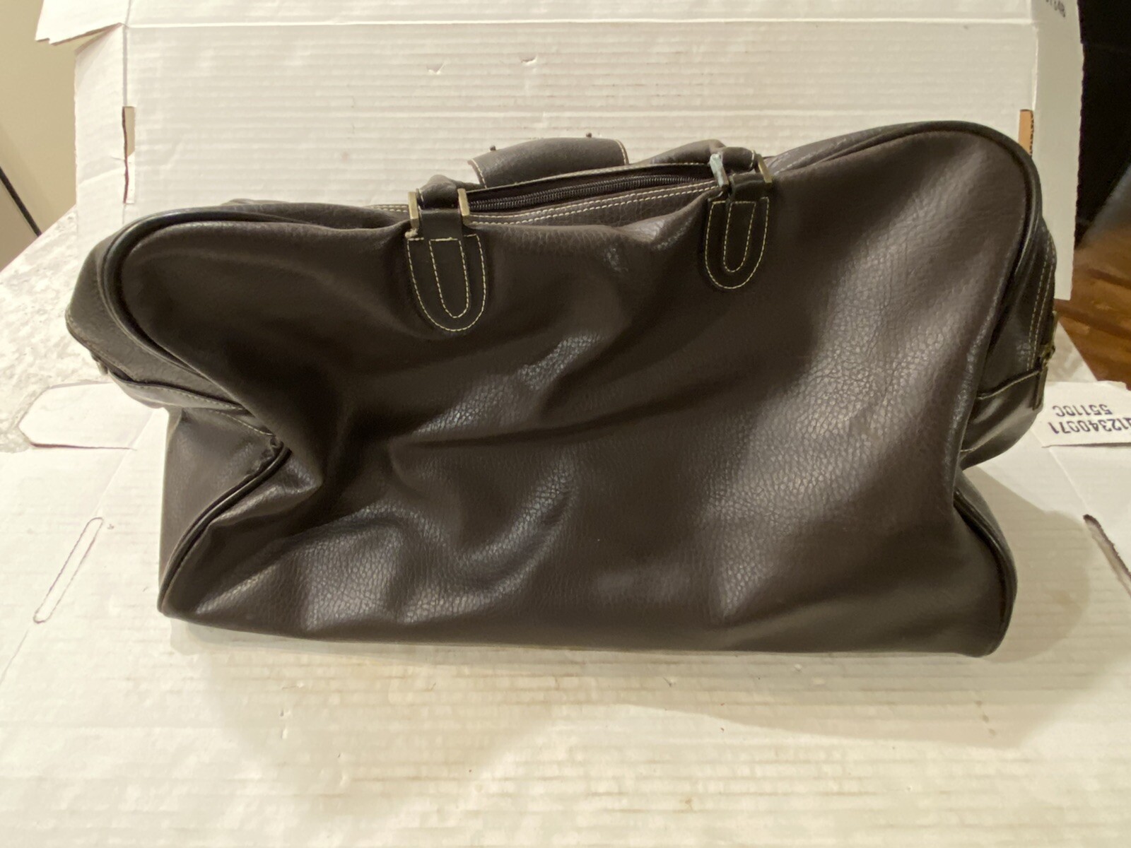Brown Duffle Bag W/ Strap : Unbranded : 19 1/2 X 8 1/2 Bx24