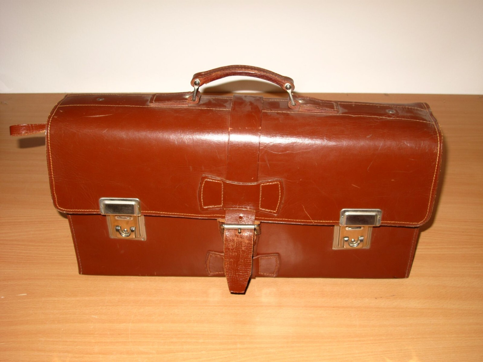 Leather Bag Vintage 60s 50 cm Wide in Top
