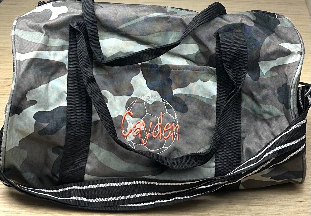 Thirty One Jr Rec Duffle Camouflage Overnight Bag W/ Shoulder Strap “Cayden”0117