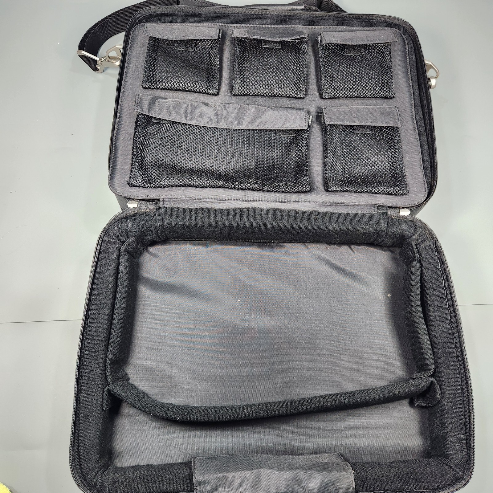 Samsonite Classic Computer Case Black Leather Dual Laptop Bag 15.5″ w/strap