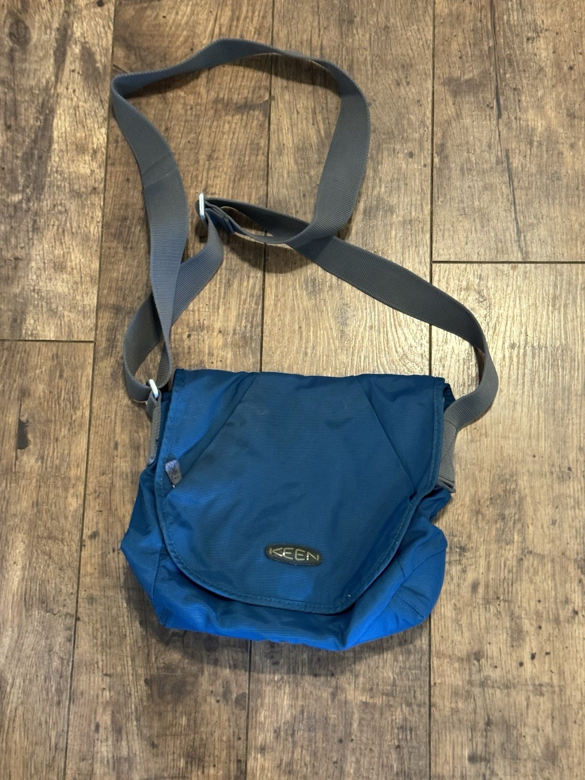 KEEN Blue Crossbody Messenger Bag Travel Hiking Everyday Shoulder Bag