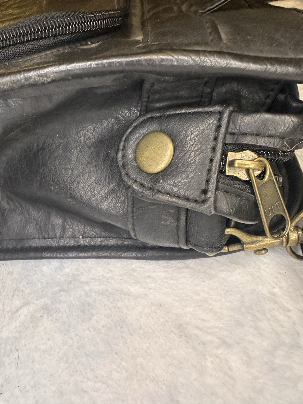 UIT Black Men’s Briefcase Shoulder Strap Zip/Button Inner/Outer Pockets