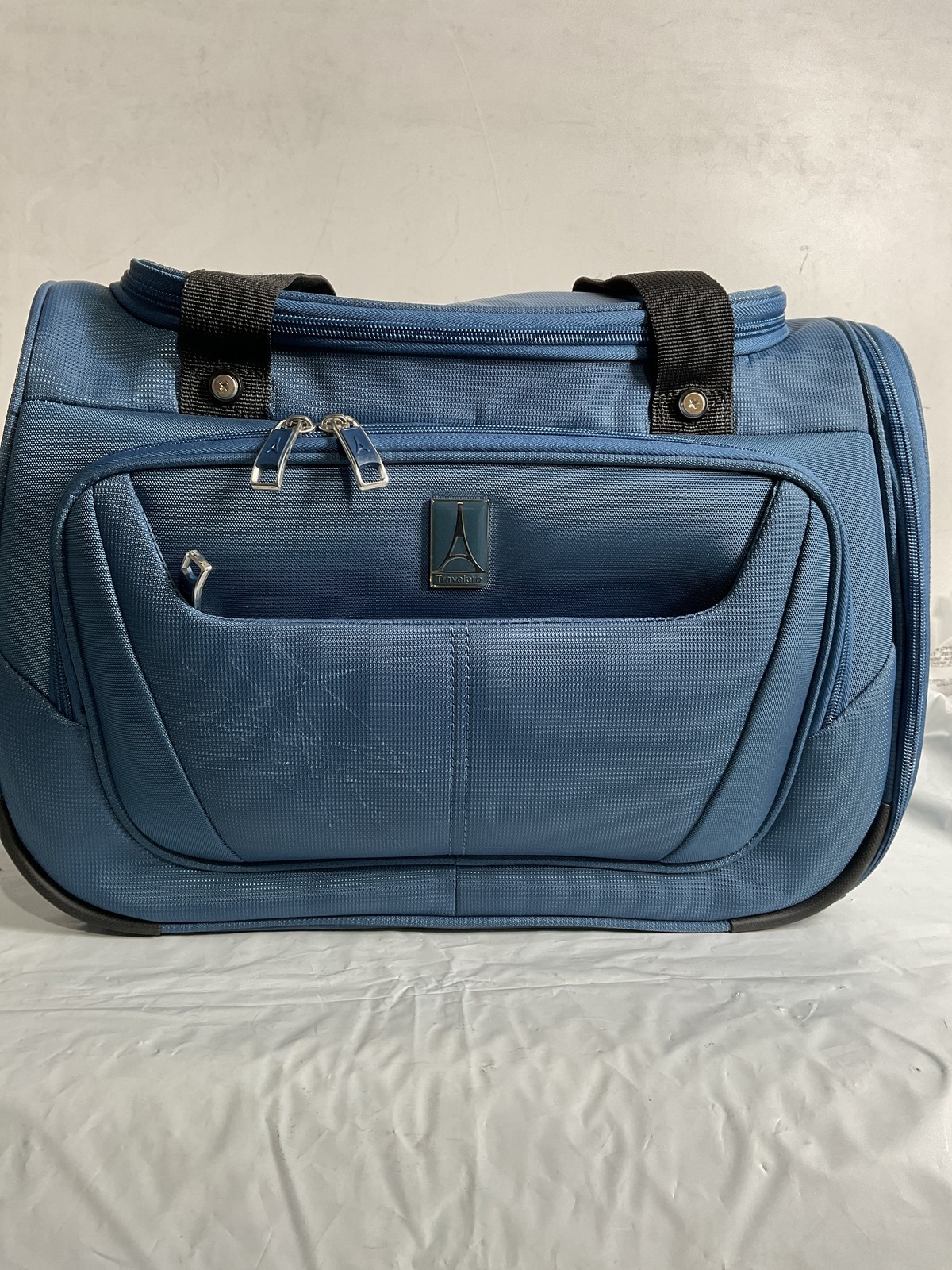 Travelpro Maxlite 5 Softside Underseat Travel Tote, Overnight Bag, 18 Inch U14