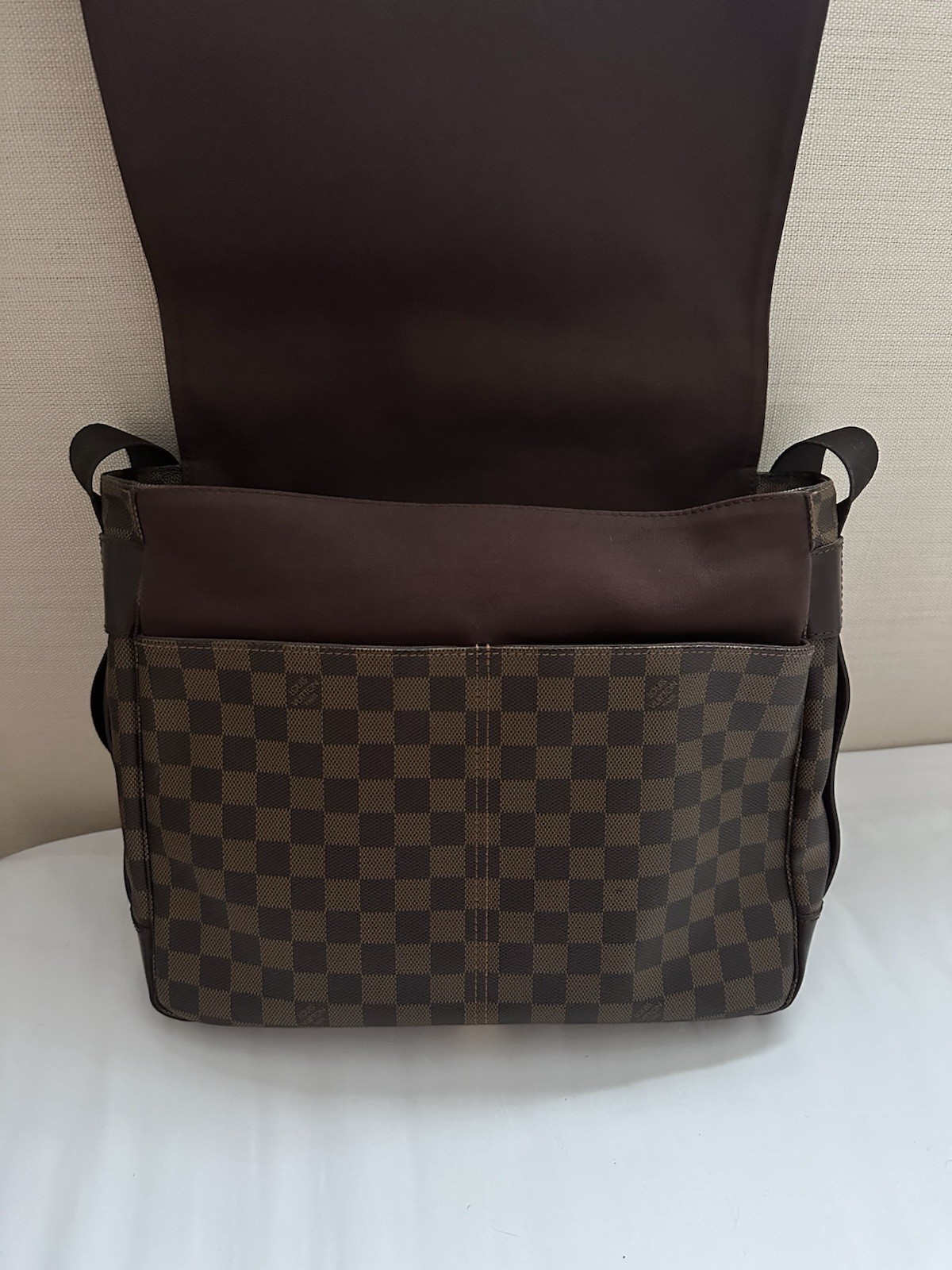 Louis Vuitton Damier Ebene Bastille Messenger bag – Excellent Condition