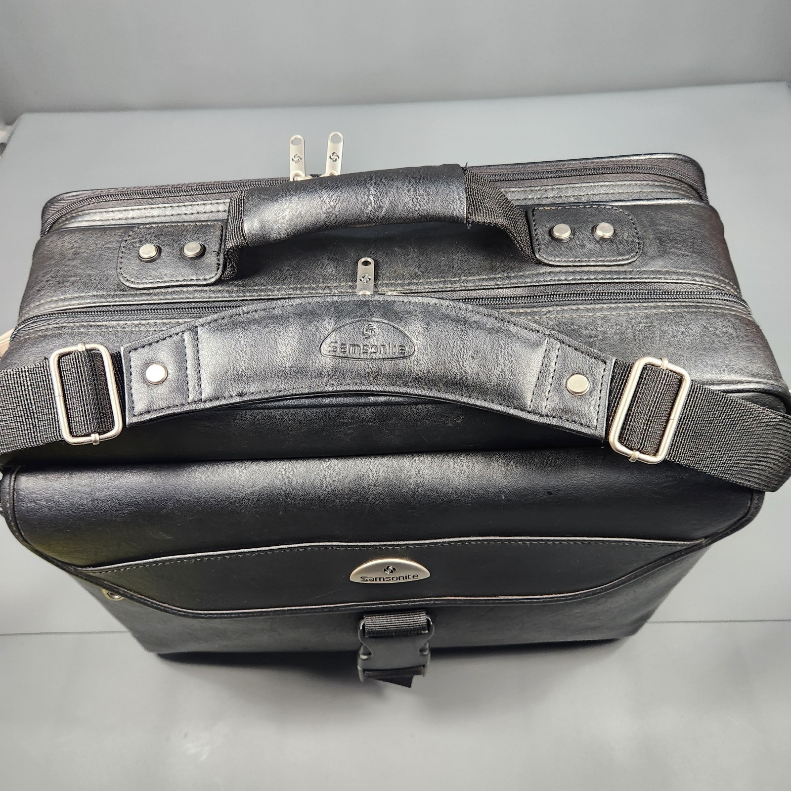 Samsonite Classic Computer Case Black Leather Dual Laptop Bag 15.5″ w/strap