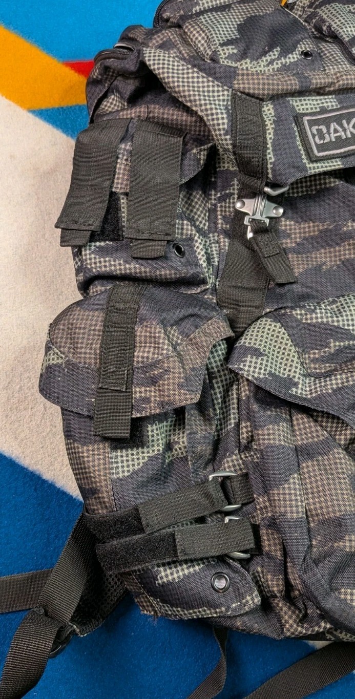 Vintage Oakley Kitchen Sink Tactical Field Gear Backpack Y2K Mechanism Digicamo