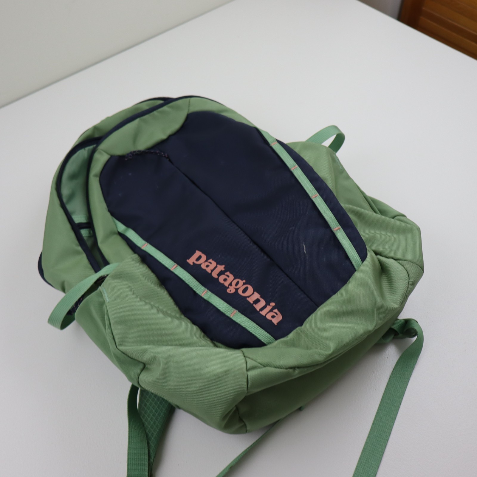 Patagonia Refugio 26L Womens Backpack Green Laptop Bag Daypack Hiking School