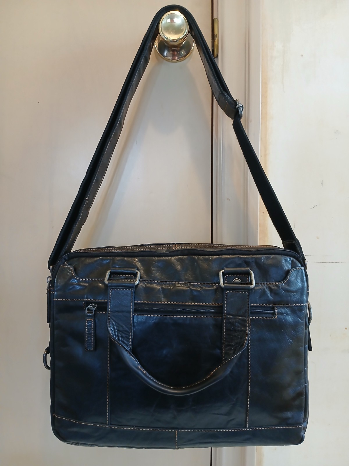 Jack Georges Voyager Buffalo Leather Soft Briefcase, Zip-Top w Strap, Black New