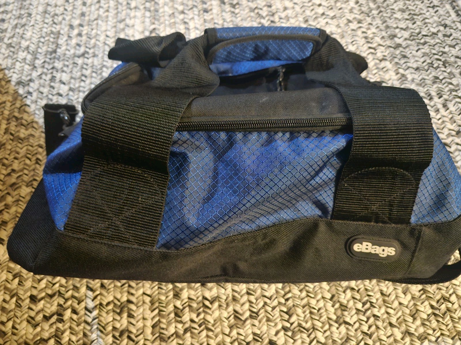 eBags TLS Companion Duffel Bag Black w/Vibrant Blue EXC Condition!