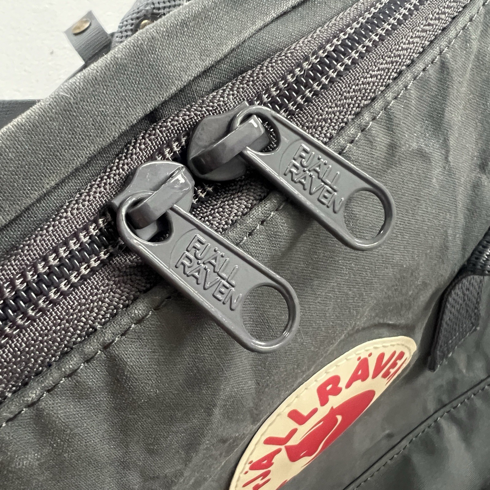 Fjallraven Kanken Backpack Super Grey 23510 Sweden Outdoor Travel Utility Pack