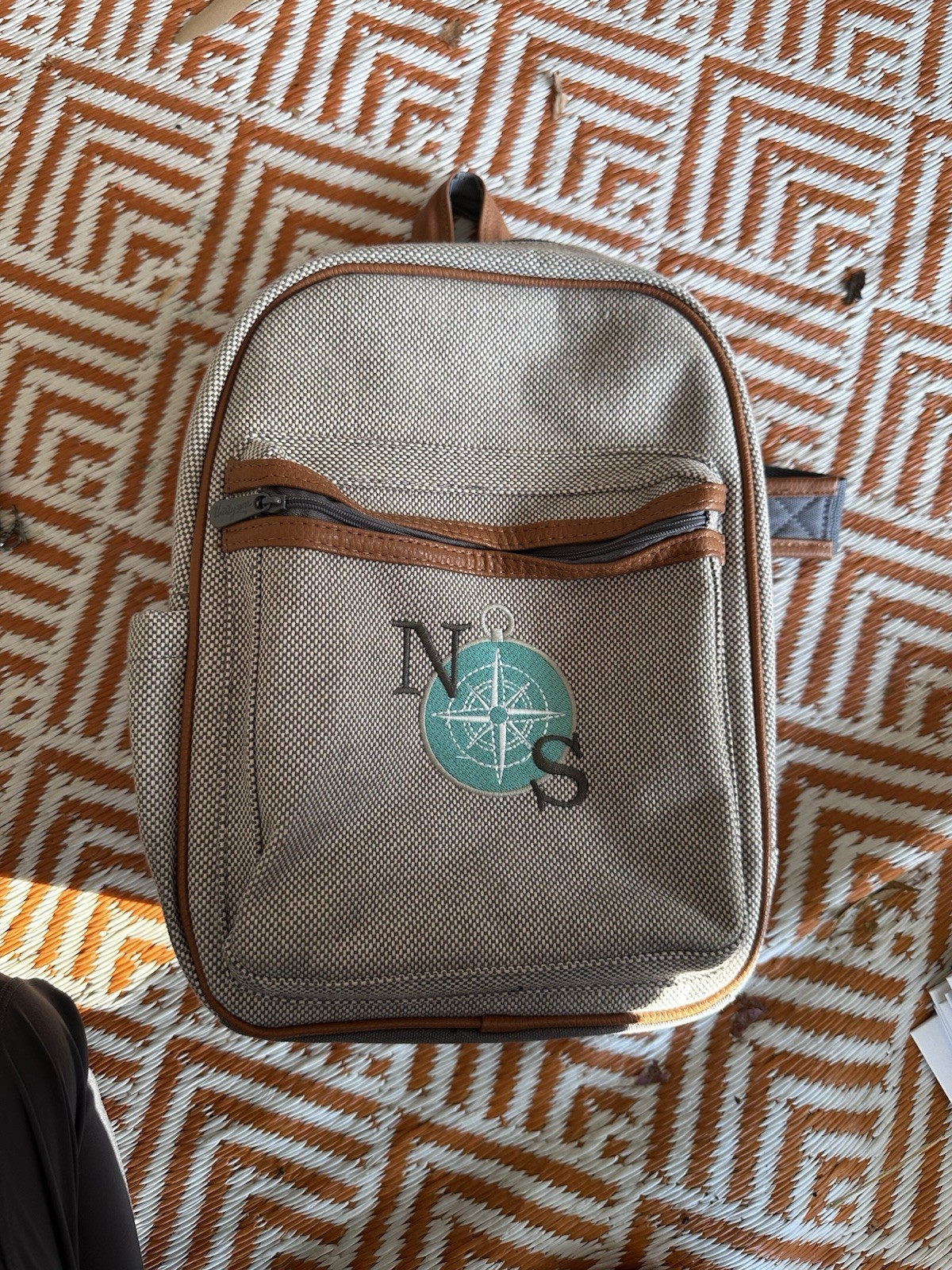 31 Classic Sling embroidered compass insulated