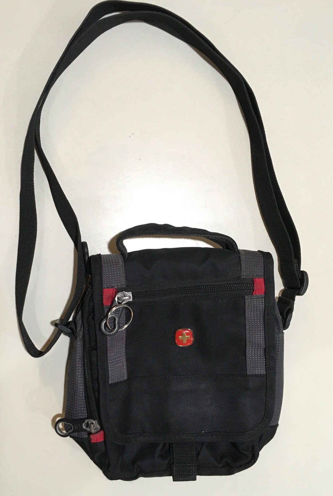 Swiss Gear Black and Gray Crossbody/Shoulder Travel Bag w/Strap Pockets 7x8x3”