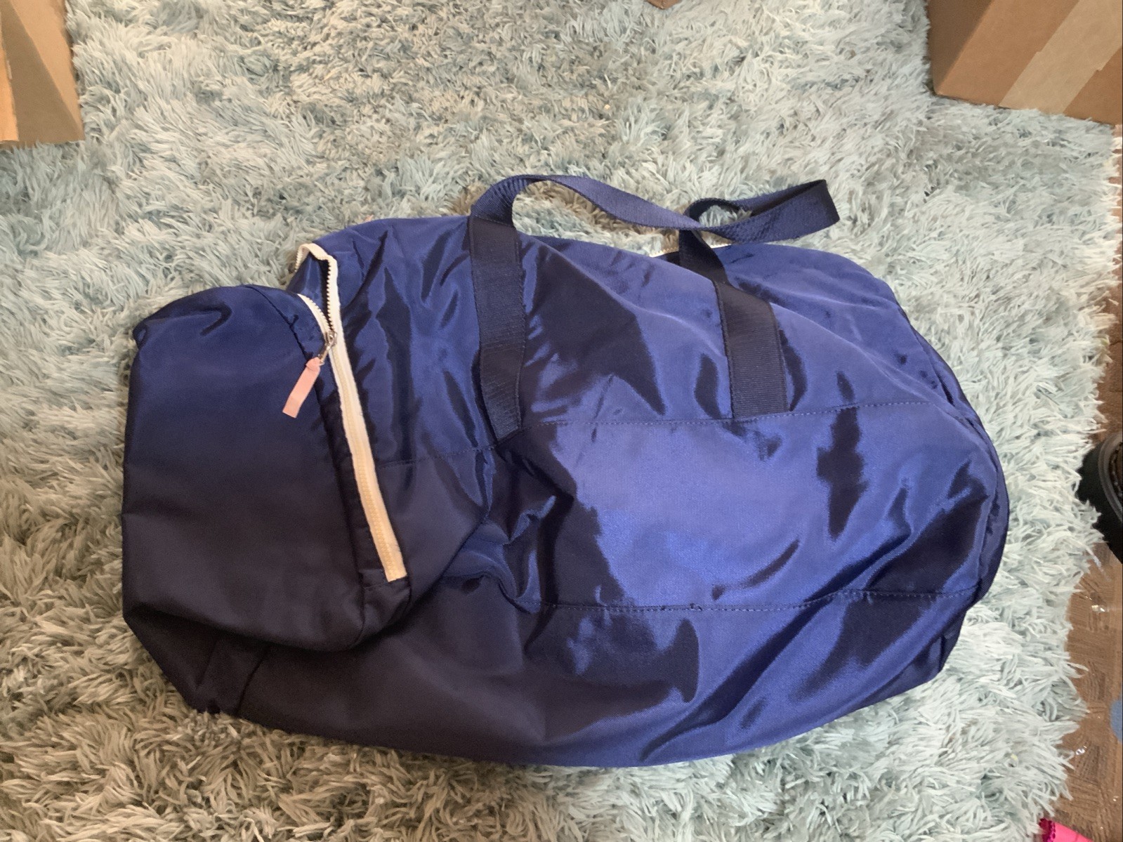 Vineyard Vines Navy Blue Duffle Bag Zip Closure Shoulder Strap Travel