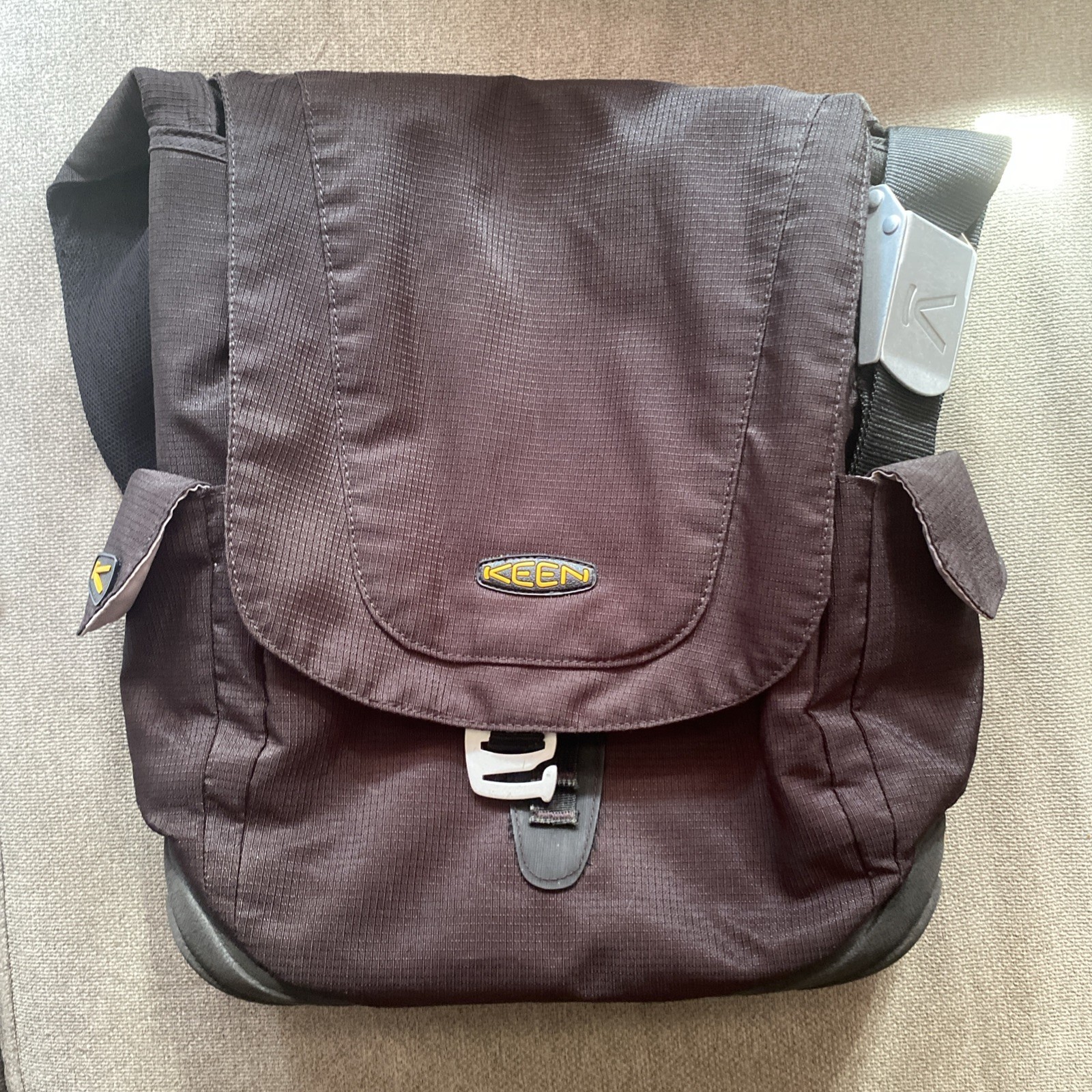 Keen Hybrid Transport Crossbody Messenger Commuter Bag Satchel Rugged Bottom
