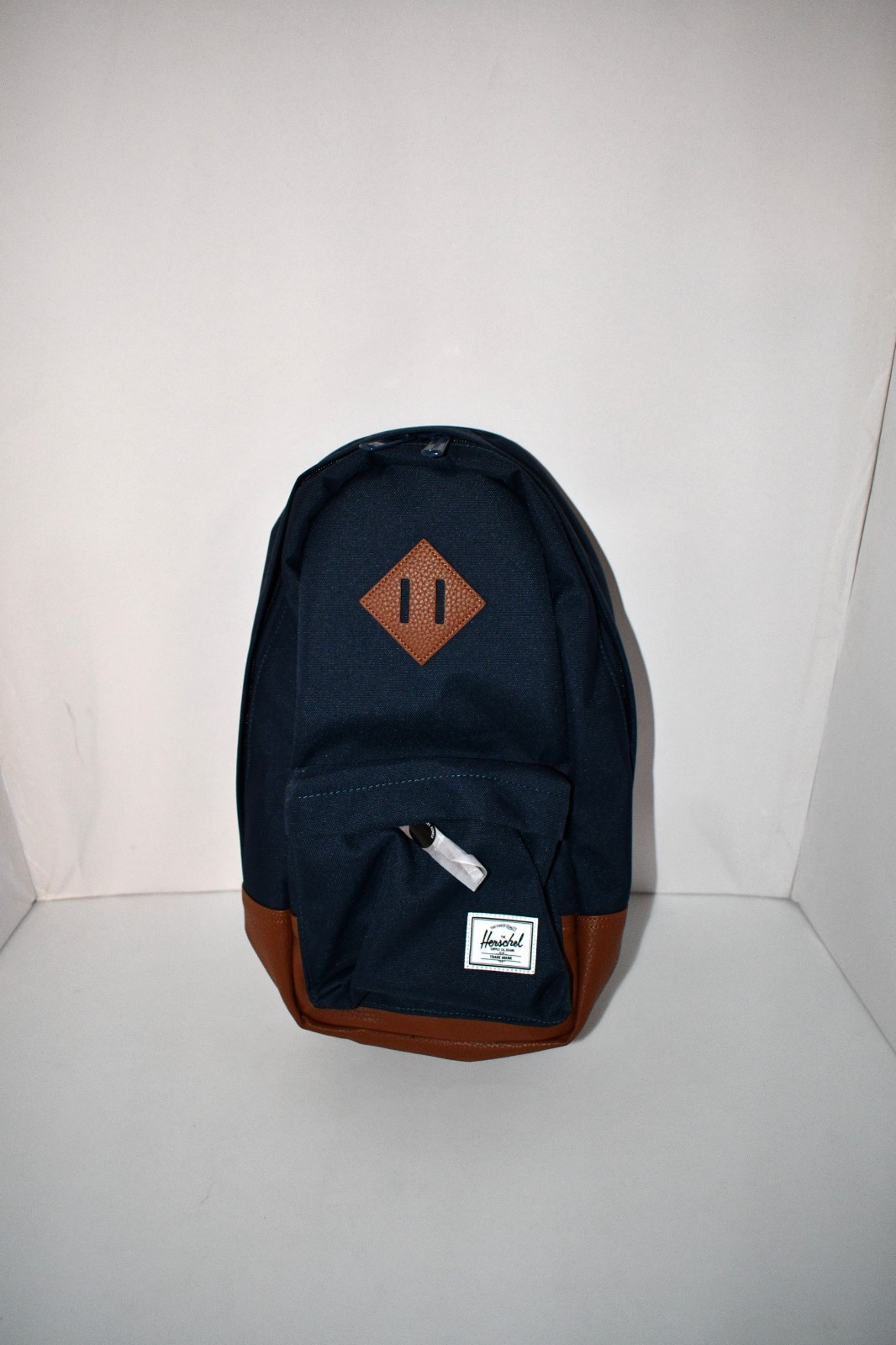 Herschel Supply Co. Heritage Crossbody Sling Bag in Navy/Tan #11388-03548 NWT