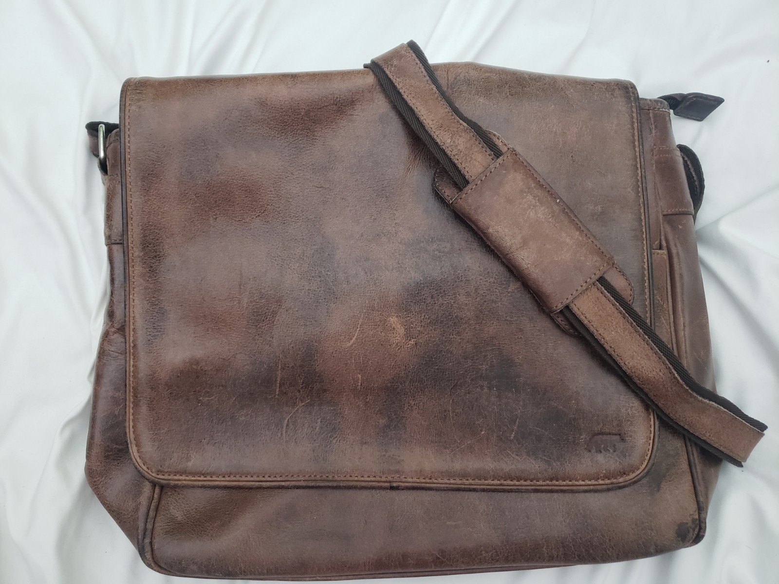 Kodiak Kasilof Brown Buffalo Leather Messenger/Laptop Messenger/Briefcase Bag