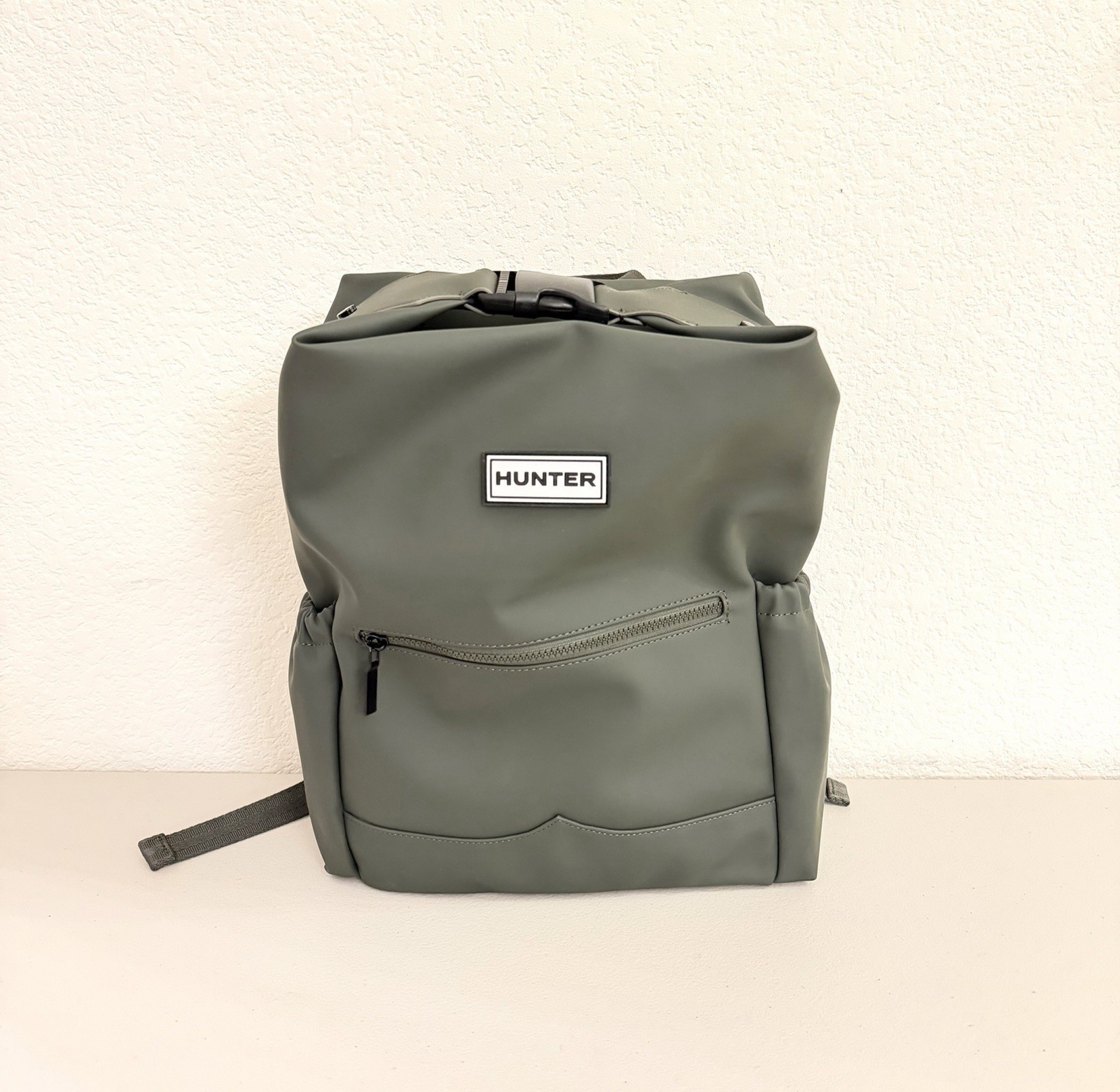 NEW Hunter Waterproof Backpack Green Rolltop Laptop Bag 14″ Minimalist, Pockets