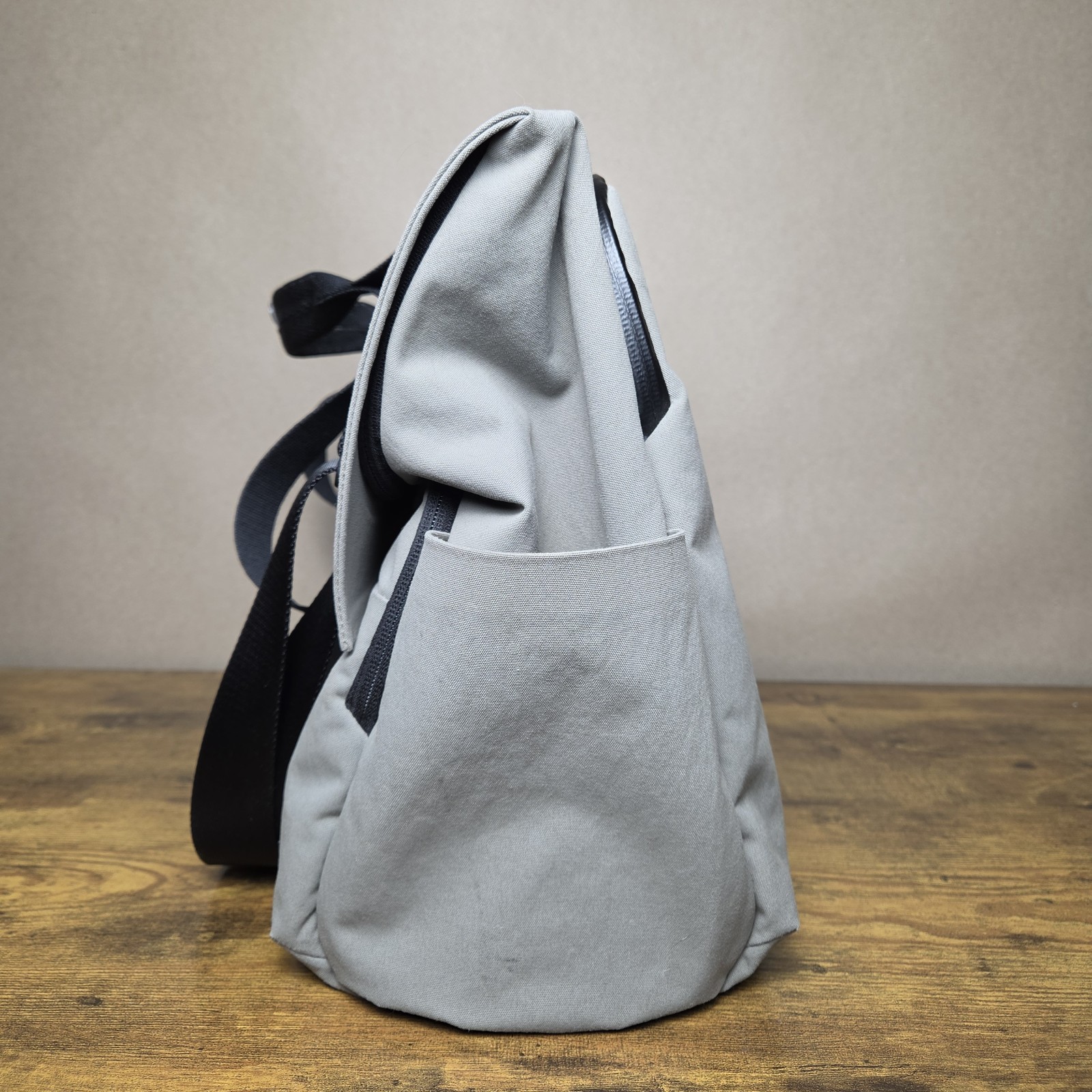 Lululemon Early Embark Duffel Gray Messenger Laptop Travel Bag