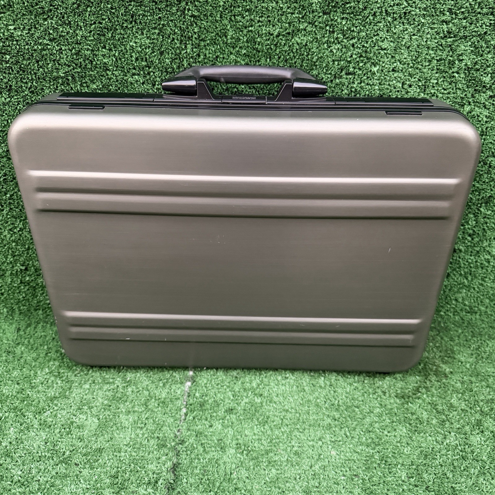 Zero Haliburton Aluminum Briefcase USA Made, 1989 Vintage, Dark Green 18”x13”x4”