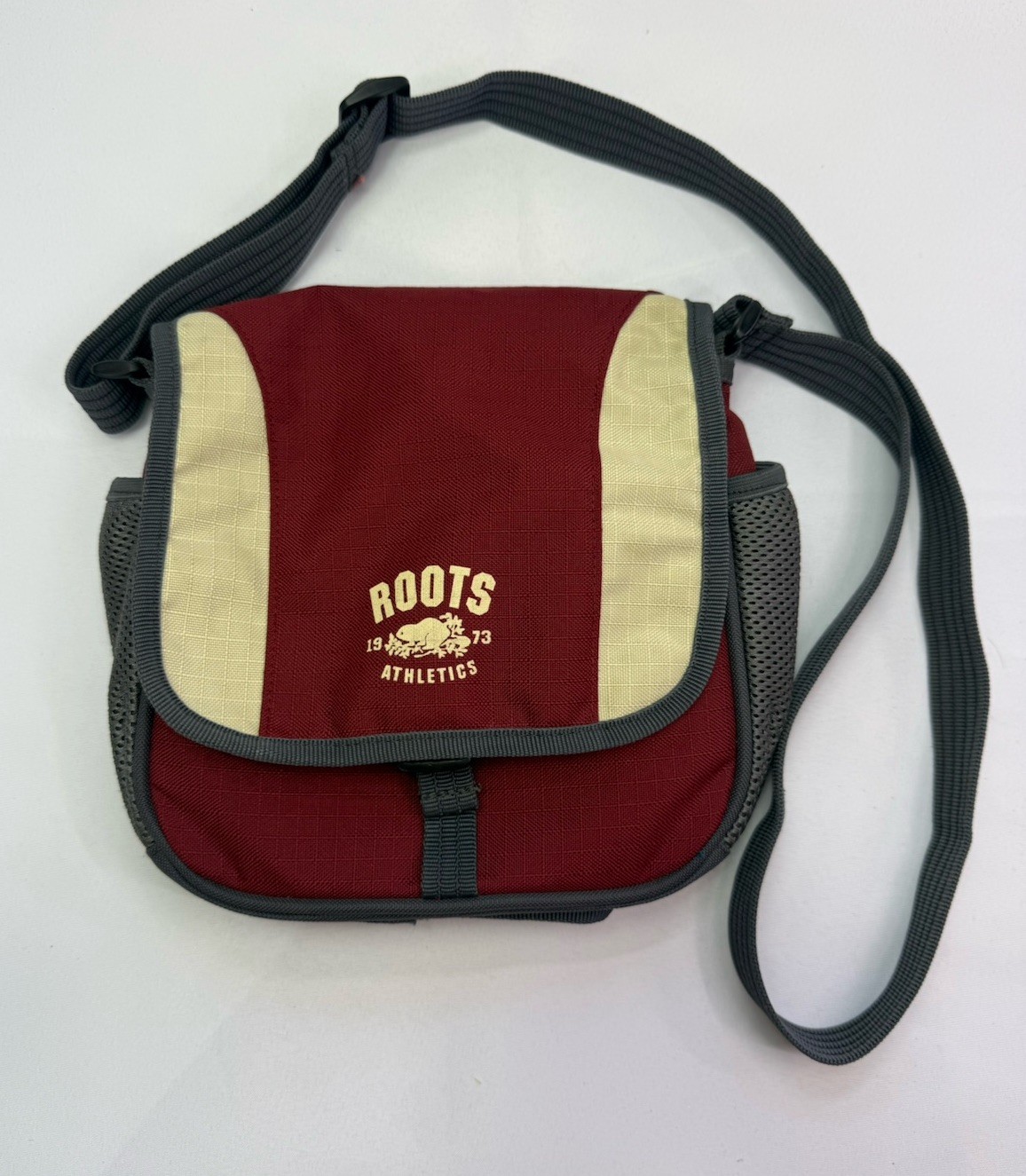 Vintage Roots Canada Messenger Bag Red and white